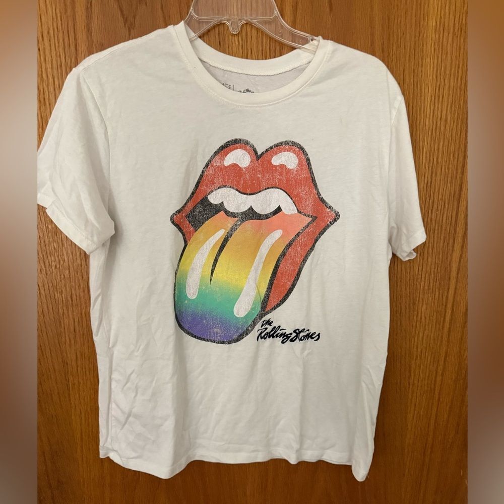 Time and Tru White Graphic Tee with Multicolor Design